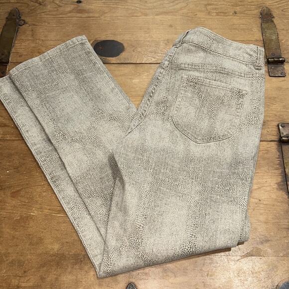 Chico's Platinum Snakeskin Jeans Women's Size 1 - Picture 2 of 6